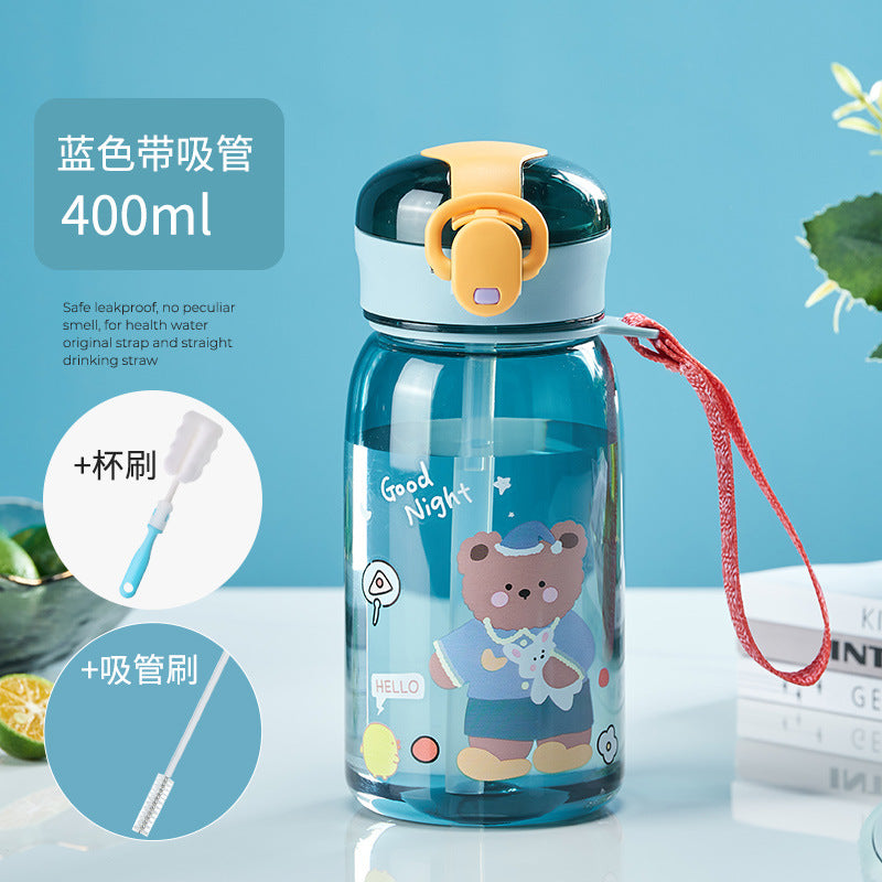 夏季卡通可爱小熊儿童塑料水杯 小学生便携提绳弹跳盖吸管杯 Summer Cute Cartoon Bear Children's Plastic Water Cup—Portable Strap, Bounce-Top, and Straw Cup for Elementary School Students