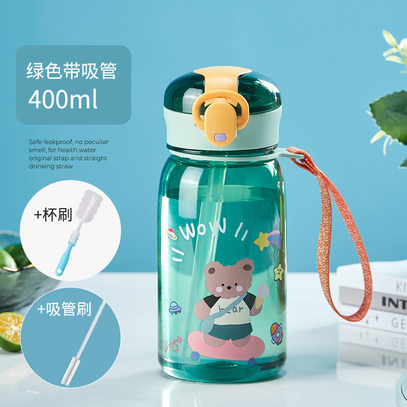 夏季卡通可爱小熊儿童塑料水杯 小学生便携提绳弹跳盖吸管杯 Summer Cute Cartoon Bear Children's Plastic Water Cup—Portable Strap, Bounce-Top, and Straw Cup for Elementary School Students