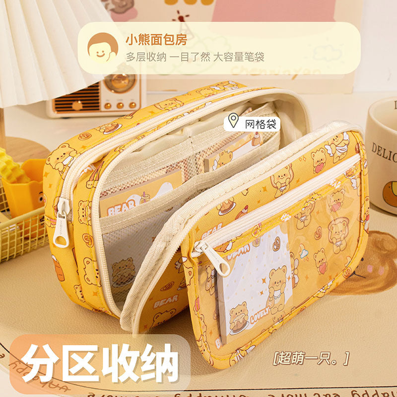 魔卡小熊面包房笔袋大容量多层可爱学生文具袋新款女生笔袋小学生Magic Card Bear Bakery Pencil Case—Large Capacity, Multi-Compartment, Cute Student Stationery Bag for Girls, Elementary School Students