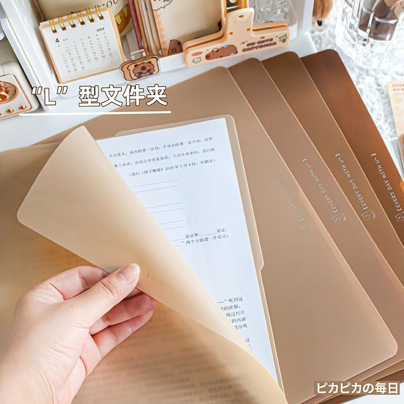 卡皮巴拉A4资料册透明插页文件夹可爱卡通学生试卷奖状收纳册Capybara A4 Document Folder with Clear Pockets—Cute Cartoon-Style Student Test Papers and Certificates Storage Folder