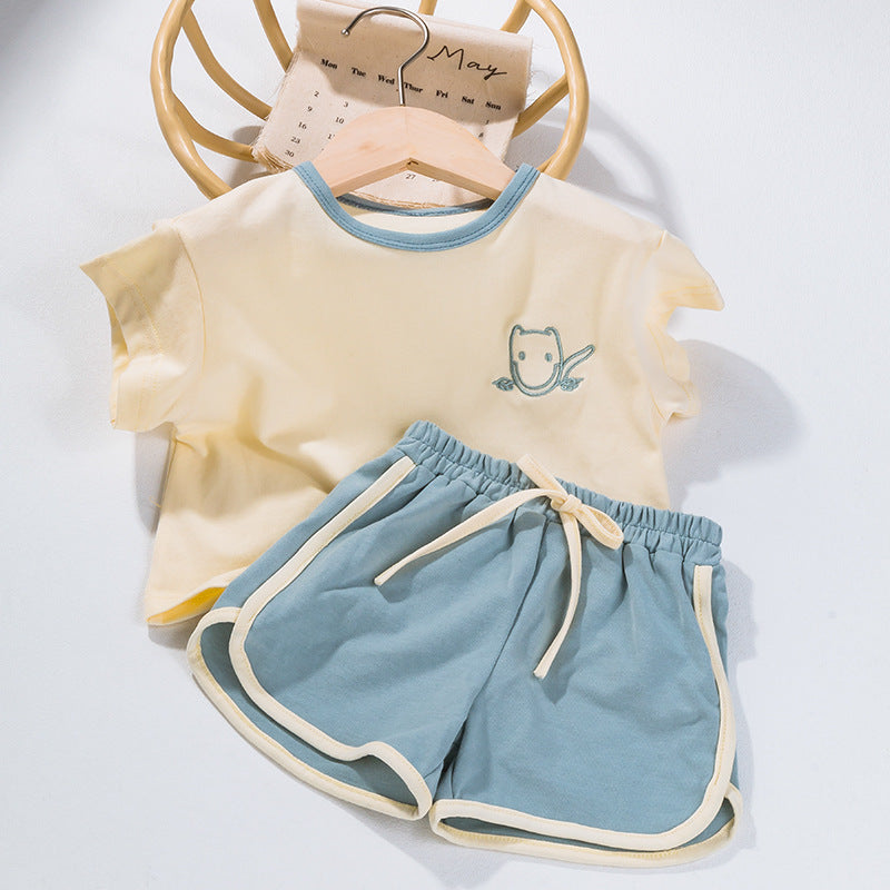夏薄款男女宝宝休闲纯棉两件套卡通刺绣T恤短裤套装 Two-Piece Set for Baby Boys and Girls: T-Shirt and Shorts Set with Cartoon Embroidery
