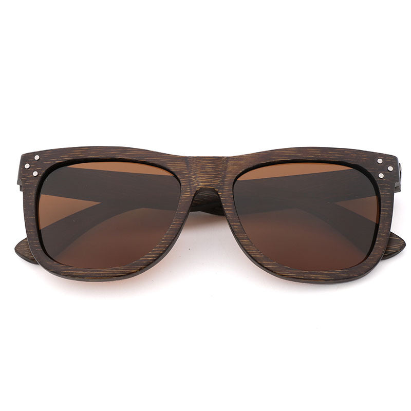 竹木框架太阳眼镜Bamboo and wood-framed sunglasses