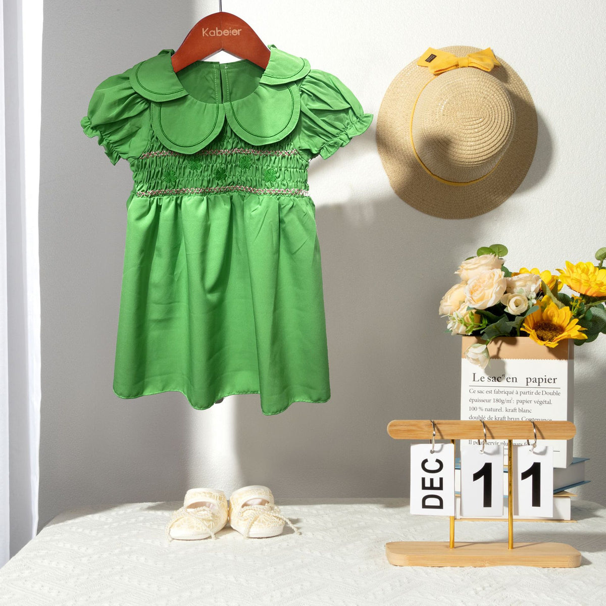 女童打揽连衣裙夏季短袖花边领四叶草绣花女宝宝公主裙 Girls' Ruffled Summer Dress with Short Sleeves, Lace Collar, and Four-Leaf Clover Embroidery—Princess Dress for Baby Girls
