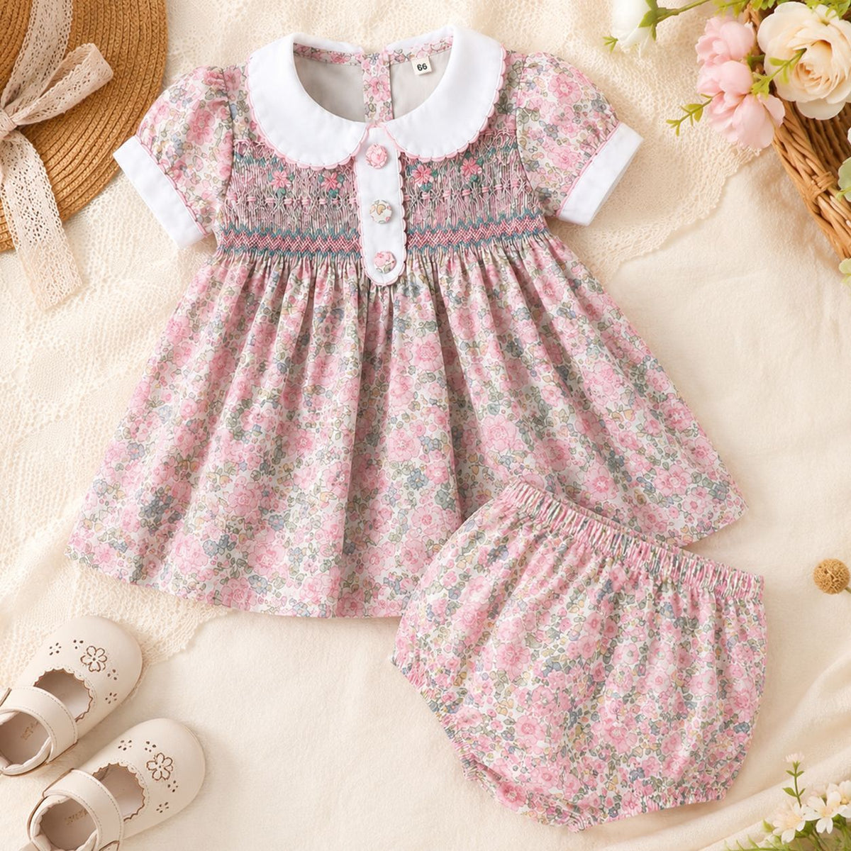 粉色打揽碎花泡泡袖娃娃领甜美女童短袖连衣裙 Pink Ruffled Floral Print Short-Sleeve Dress with Puffed Sleeves and Peter Pan Collar for Cute Little Girls