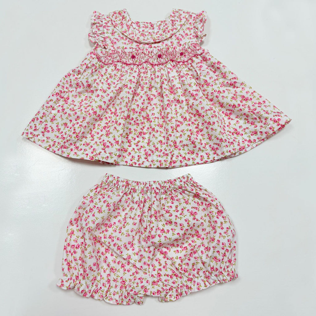 女童手工打揽绣花套装 Hand-Knitted Embroidered Outfit for Girls