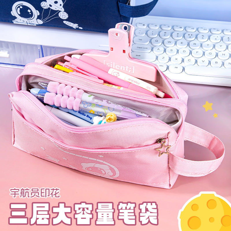 高颜值太空笔袋小学生三层大容量帆布文具袋多功能手提收纳袋Stylish Space-Themed Pencil Case: Three-Tier, Large-Capacity Canvas Stationery Bag for Elementary School Students—Multifunctional Carry-On Storage Bag