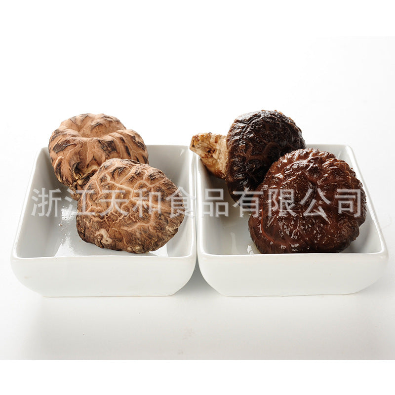 源头厂家供应原木茶花菇批发椴木香菇食用菌干货土特产Direct from the manufacturer: wholesale supply of whole log camellia mushrooms, linden log shiitake mushrooms, dried edible fungi and local specialities