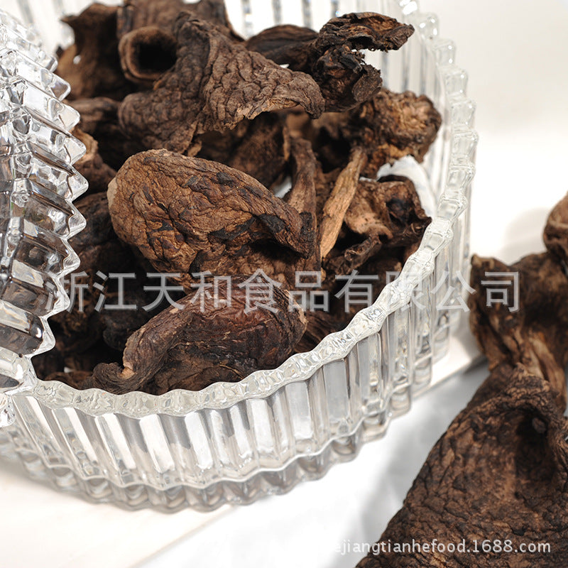 源头厂家供应野生黑虎掌菌 批发云南野生菌珍稀土特产Direct from the source: wild black tiger-paw mushrooms; wholesale of rare and exotic wild mushrooms from Yunnan