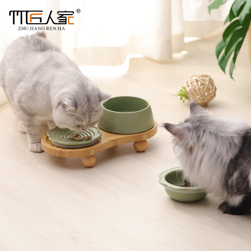定制猫碗架竹木宠物狗食盆架防打翻加高斜口护颈椎陶瓷双碗可贴标Customisable Cat Bowl Stand: Bamboo and Wooden Pet Dog Food Bowl Stand – Tip-proof, Raised, Angled Design to Protect the Cervical Spine, Ceramic Double Bowls, Labelling Option Available