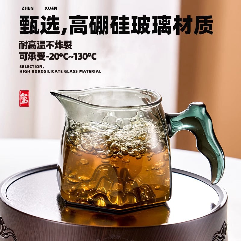 公道杯高硼硅玻璃高档茶漏过滤分茶器一体高颜值泡茶公杯茶滤茶海Gongdao Cup: High-Quality Borosilicate Glass Premium Tea Strainer and Tea Divider in One—Stylish Shared Tea Cup with Tea Strainer and Tea Bowl