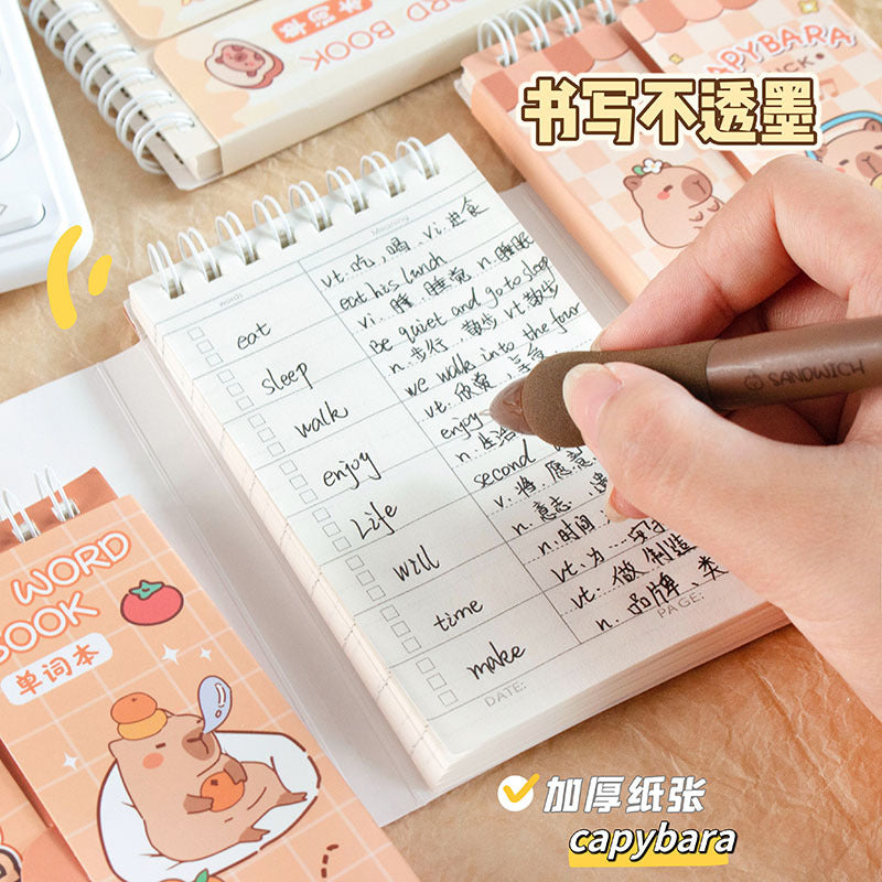 MOKA魔卡新品卡皮巴拉系列豚豚日常单词线圈活页迷你随身便携本MOKA Magic Card New Capybara Series: “Piggy's Daily Life” Vocabulary Spiral-Bound Mini Portable Notebook