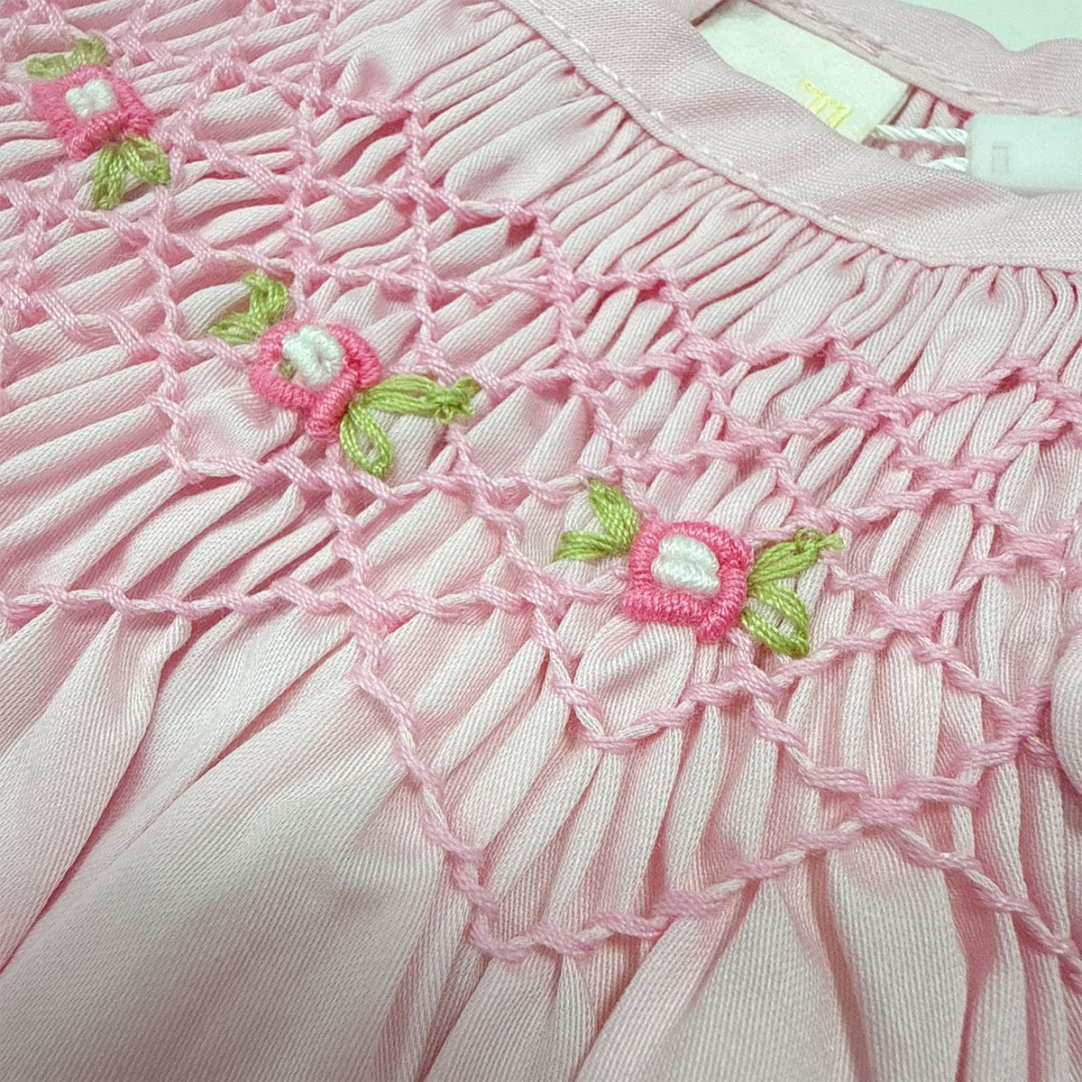 夏季女童飞袖手工打揽套装重工刺绣女宝宝花苞裤套装 Girls' Flare-Sleeve Hand-Knitted Set with Intricate Embroidery: Baby Girl's Flower Bud Pants Set