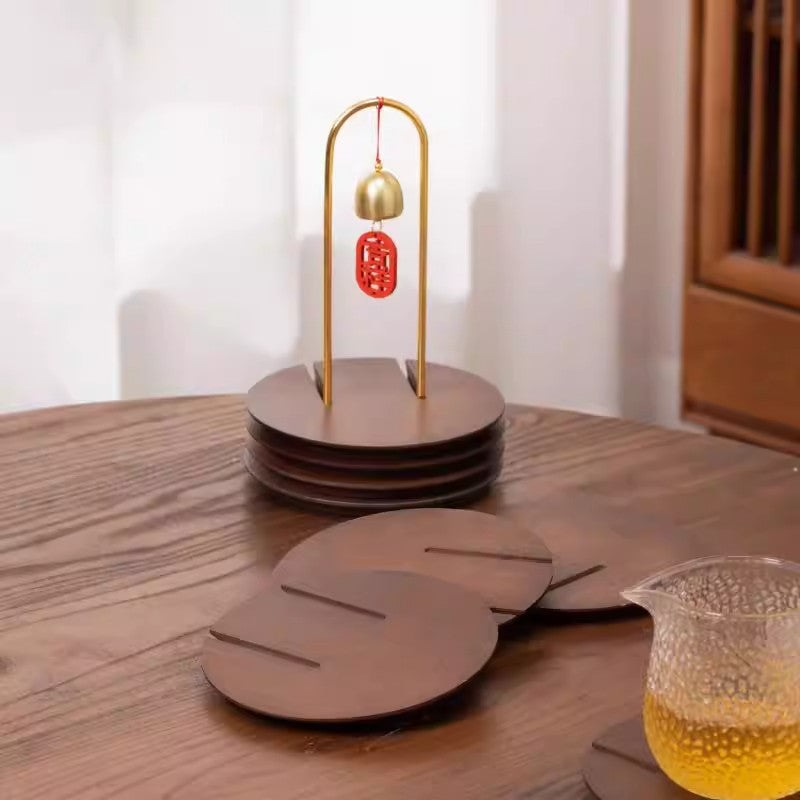 圆盘风铃款黑胡桃木餐桌隔热垫防烫高颜值实木茶杯垫餐垫套装收纳Round Wind Chime-Style Black Walnut Dining Table Coaster Set: Heat-Resistant, Stylish Solid Wood Teacup Coasters and Placemats with Storage