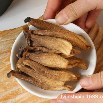 即食鹿茸菇脆椒盐味黑松露味酥脆美味低温脱水蔬菜干香菇脆批发Ready-to-eat deer antler mushrooms, crispy salt-and-pepper flavour, black truffle flavour – delicious, crispy, low-temperature freeze-dried vegetables, dried shiitake mushrooms, wholesale