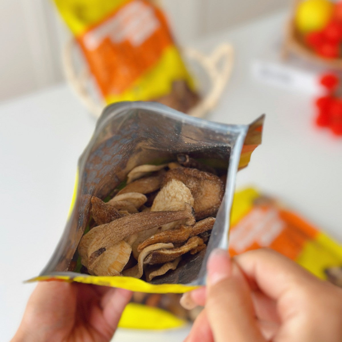 【OEM代加工贴牌定制】组合菌菇脆香菇干脱水蔬菜干即食零食厂家[OEM Contract Manufacturing and Private Labelling] Manufacturer of Mixed Mushroom Crisps, Dried Shiitake Mushrooms, Dehydrated Vegetables and Ready-to-Eat Snacks
