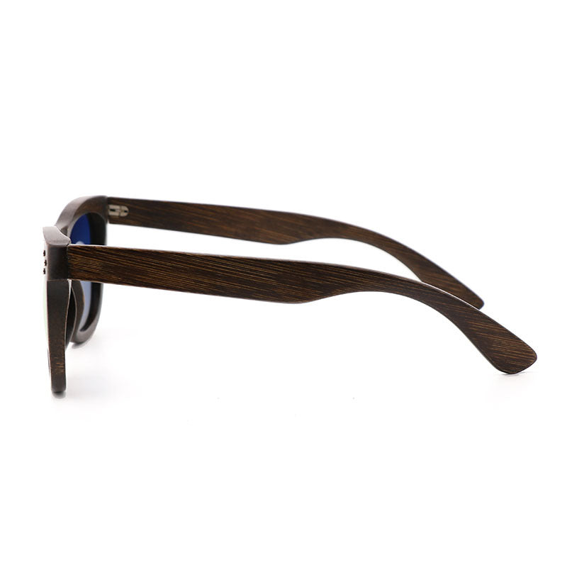 竹木框架太阳眼镜Bamboo and wood-framed sunglasses