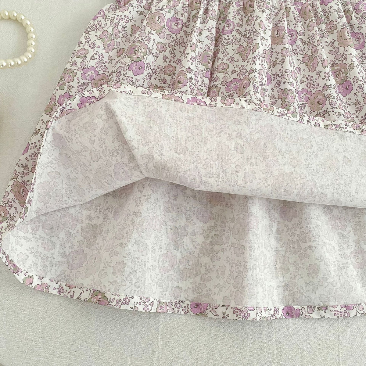 夏季女宝宝短袖打揽娃娃领连衣裙碎花裙姐妹装Girls' Short-Sleeve Ruffled Peter Pan Collar Dresses with Floral Print—Matching Outfits for Sisters