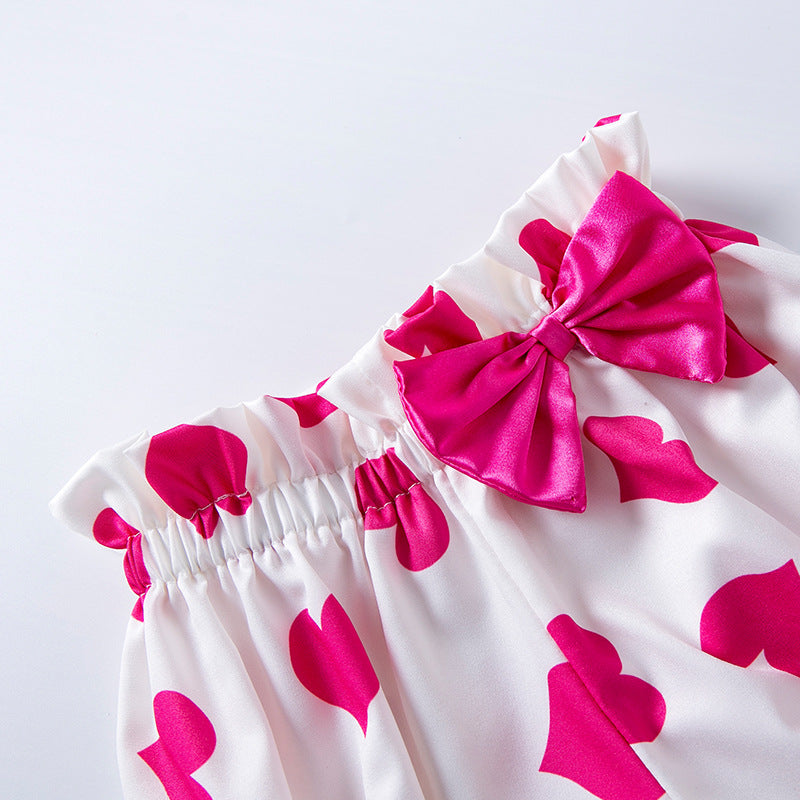 母亲节女宝宝服饰爱心印花小飞袖哈衣灯笼裤发饰3件套装Mother's Day 3-Piece Set for Baby Girls: Heart-Print Ruffle-Sleeve Romper, Harem Pants, and Hair Accessory