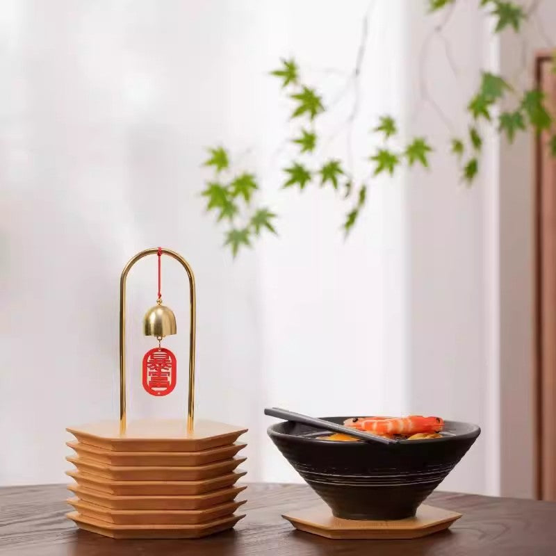 圆盘风铃款黑胡桃木餐桌隔热垫防烫高颜值实木茶杯垫餐垫套装收纳Round Wind Chime-Style Black Walnut Dining Table Coaster Set: Heat-Resistant, Stylish Solid Wood Teacup Coasters and Placemats with Storage